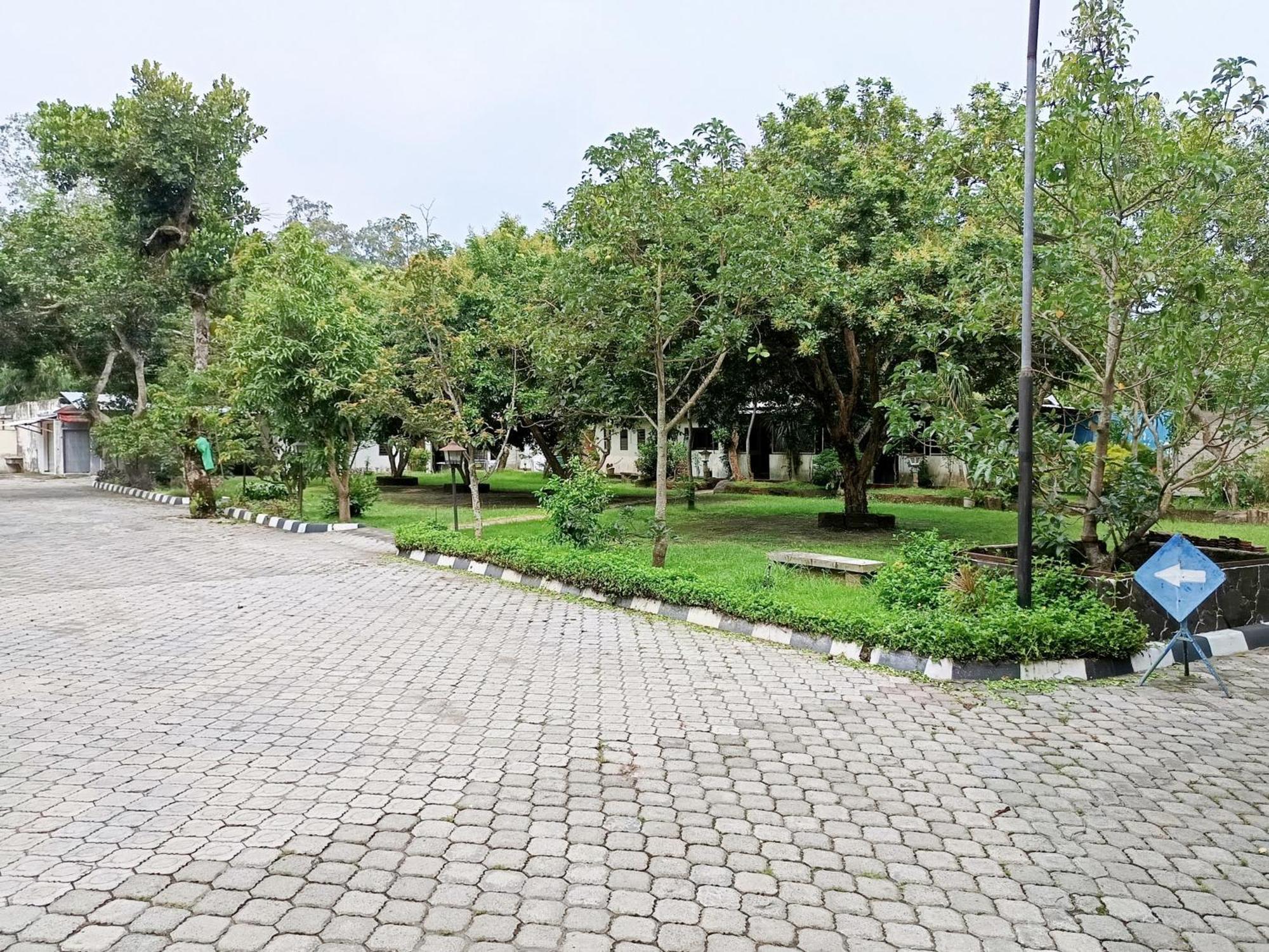 Gita Puri Redpartner Blitar Hotel Exterior foto